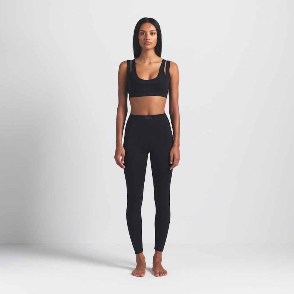 NWT Nike Skims matte $118 V-LINE 26" LEGGING
•obsidian •Xsmall